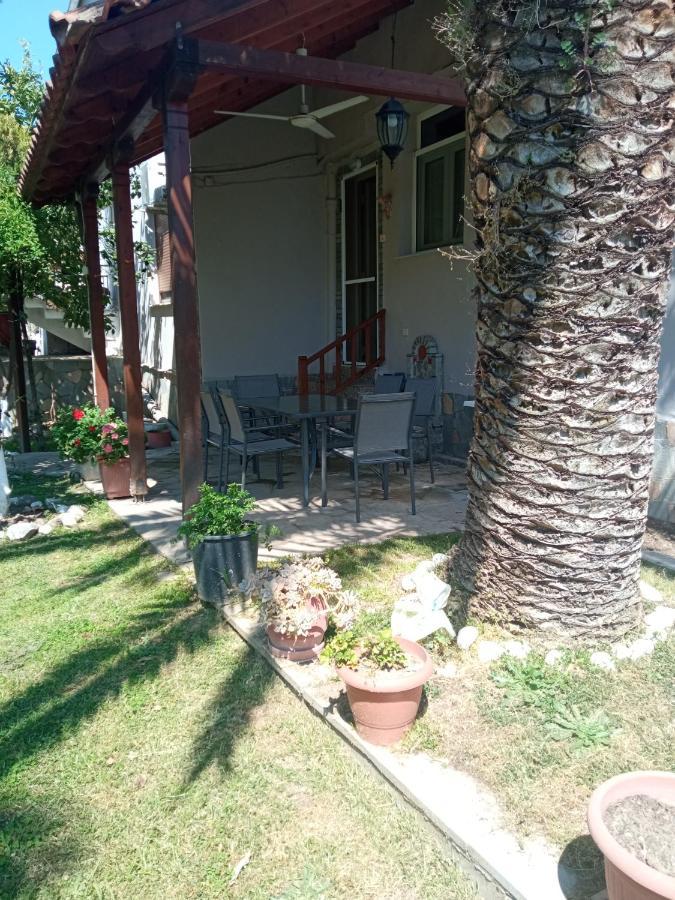 Ferienwohnung Sofia'S Garden Néa Péramos Exterior foto